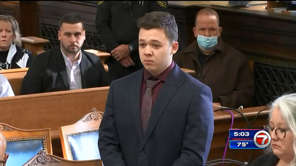 El jurado declara inocente a Rittenhouse en el tiroteo en Kenosha – WSVN 7News |  Noticias de Miami, Clima, Deportes