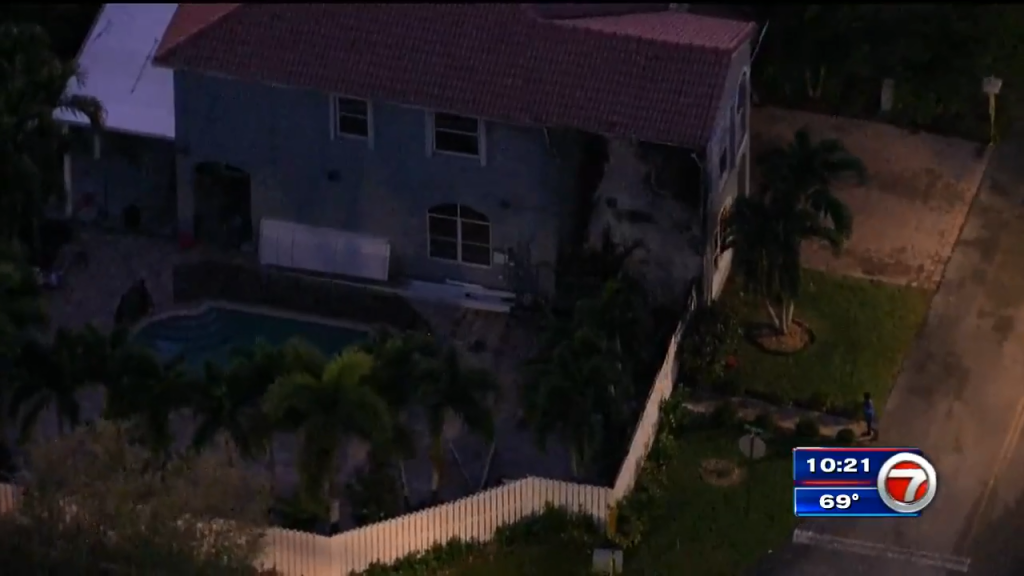 Los bomberos extinguieron el incendio de una casa en Hollywood;  7 impactados – WSVN 7News |  Noticias de Miami, Clima, Deportes