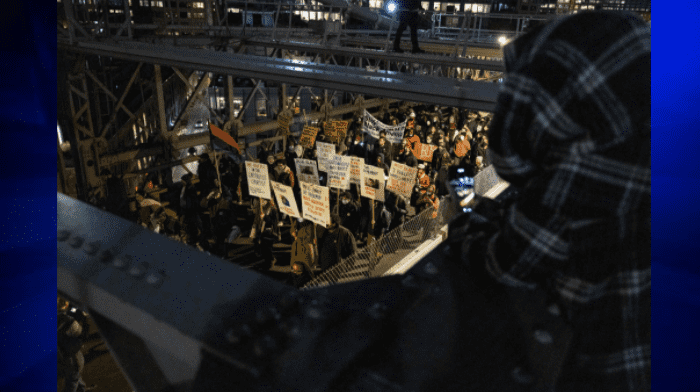 Los manifestantes de Rittenhouse cerraron el Puente de Brooklyn;  Manifestantes de Portland obligan a abrir la cárcel – WSVN 7News |  Noticias de Miami, Clima, Deportes