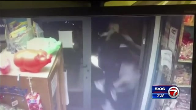 Víctima habla después de que un coche golpea a una pareja que abandona el mercado de alimentos de Davie – WSVN 7News |  Noticias de Miami, Clima, Deportes