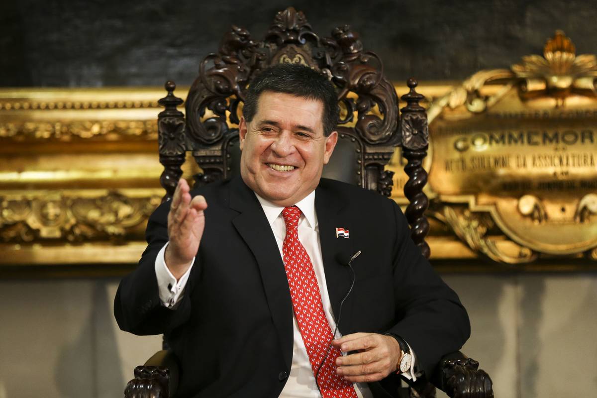Horacio Cartes y el contrabando de cigarrillos: desafíos y consecuencias en Paraguay